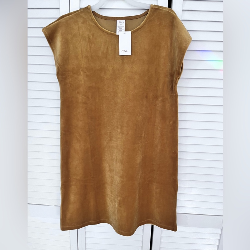 Tea Collection Summer/Fall/Holiday Golden velour knee length dress.